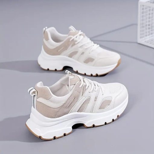 편안한 쿠션과 세련된 디자인의 데일리 스니커즈 HQ-902